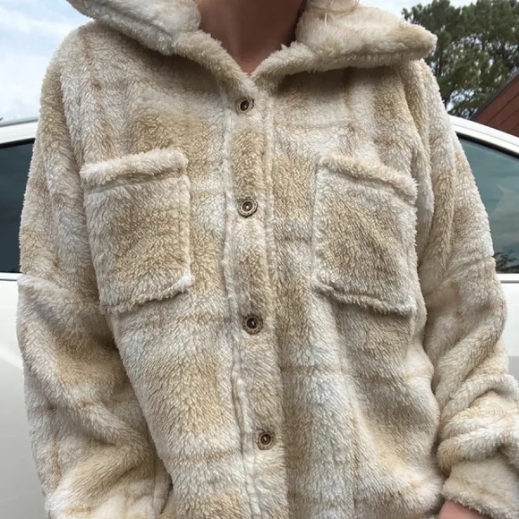 ⭐️Sunkissed coconut  lumberjack fuzzy jacket ⭐️ - Picture 1 of 8